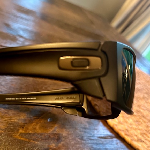 Oakley Fuel Cell Polarized Sunglass Mens - Picture 4 of 6